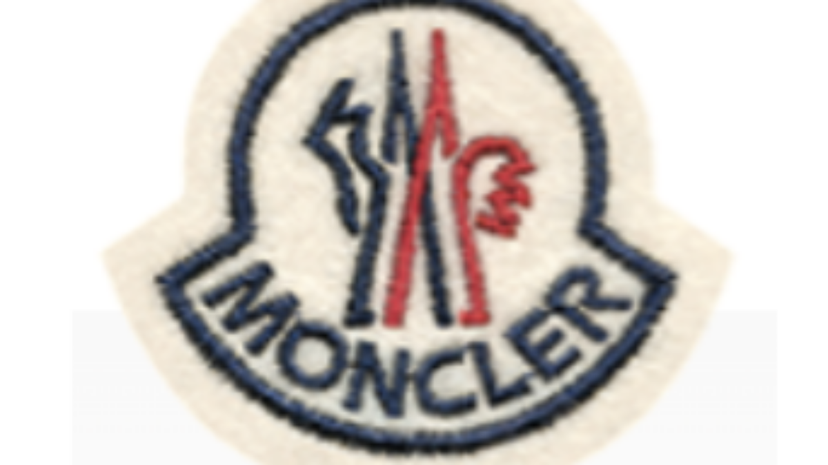 【送料&関税込】Moncler Logo Patch Padded Slippers Moncler Logo Patch Padded Slippers | italist